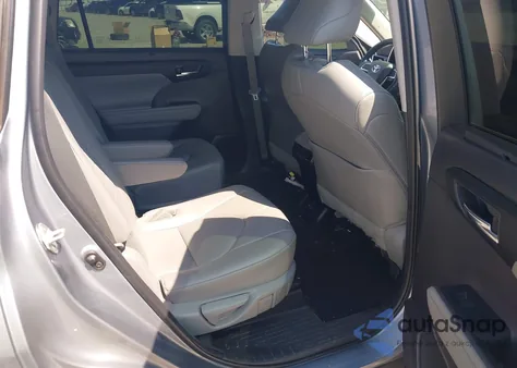 2022 Toyota Highlander Xle from USA, damaged, VIN 5TDHZRAHXNS142586